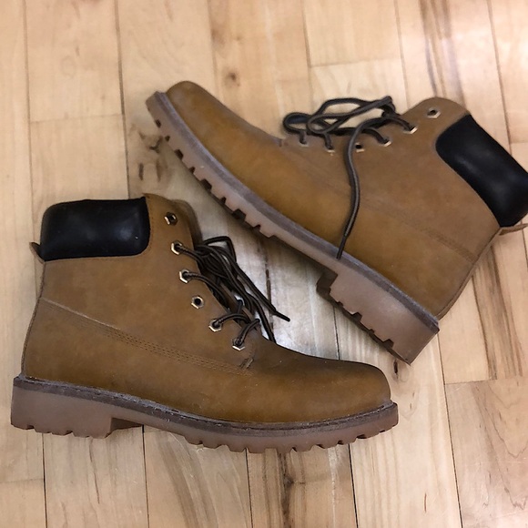 Cargo Boots - Picture 1 of 4